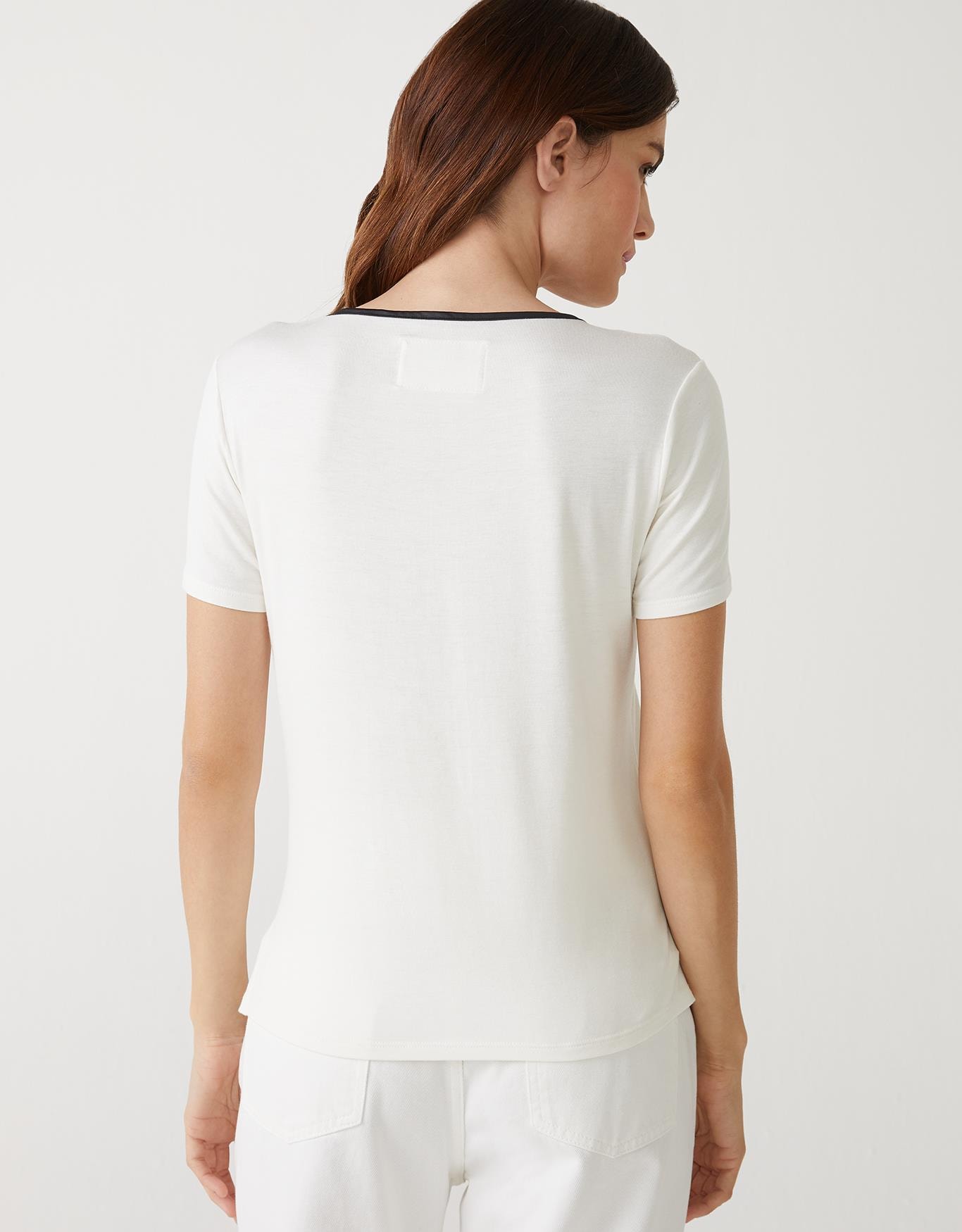 image_ed97ac7e-981b-43a8-bc38-36a26935847e