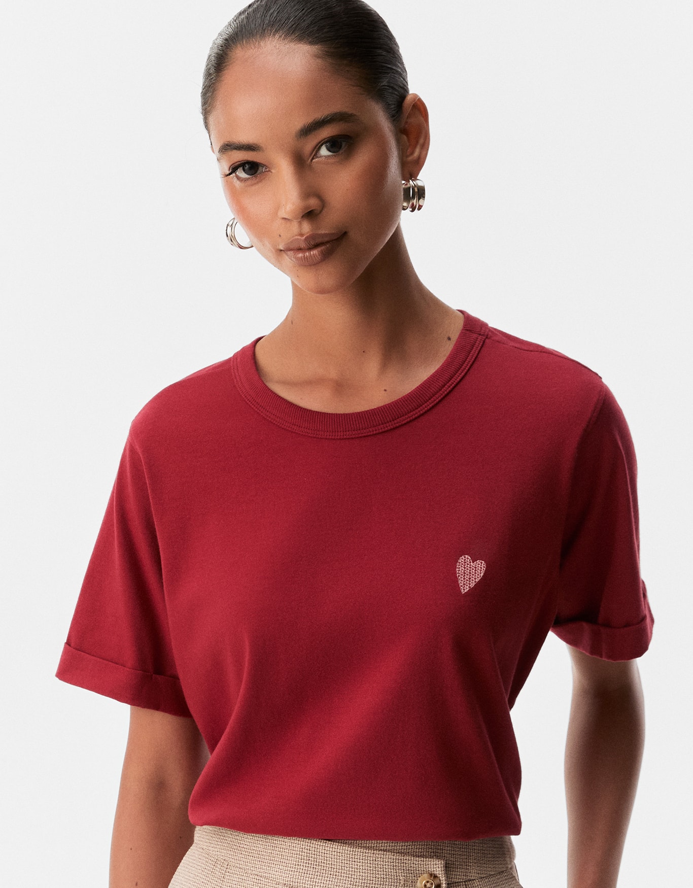 T-Shirt Coração Bordado
