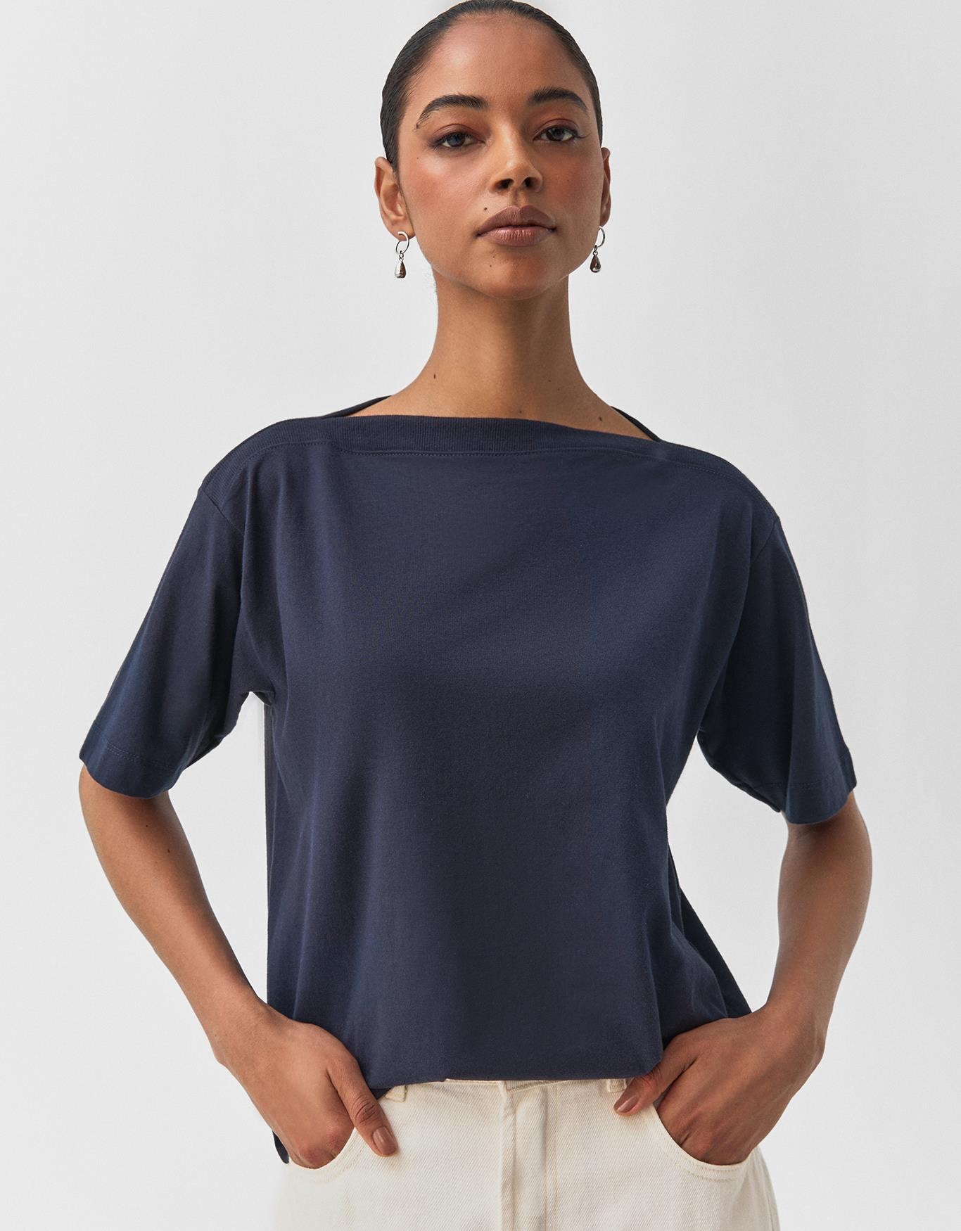 T-Shirt Decote Canoa