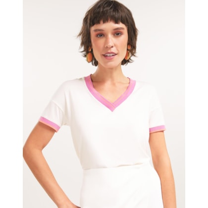 T-Shirt Decote v Retilínea