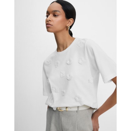 T-Shirt Flor Bordada Relevo