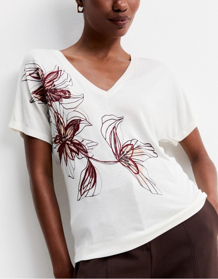 T-Shirt Flor Lateral Bordado