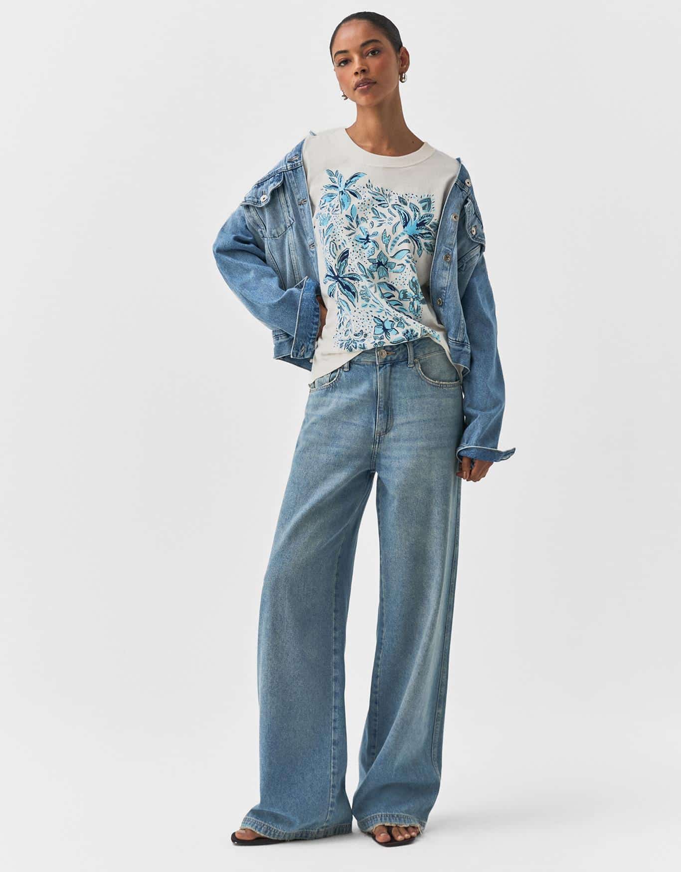 T-Shirt Floral Bordado