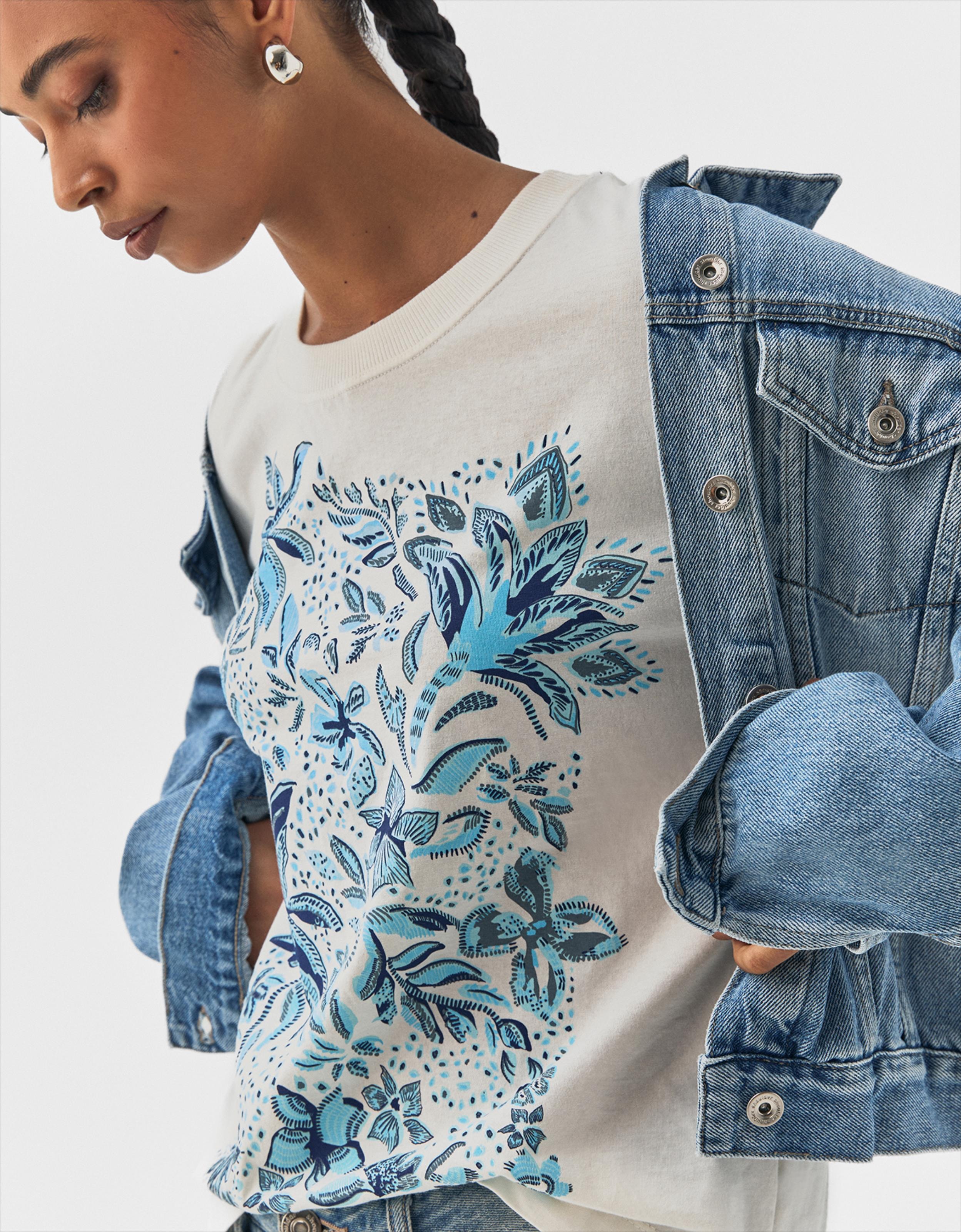 T-Shirt Floral Bordado