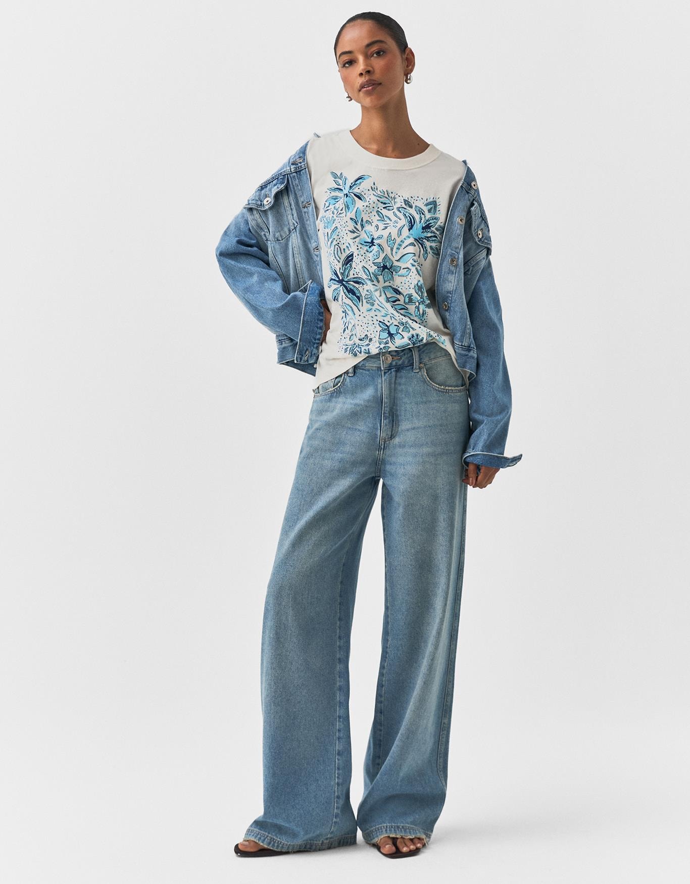 T-Shirt Floral Bordado