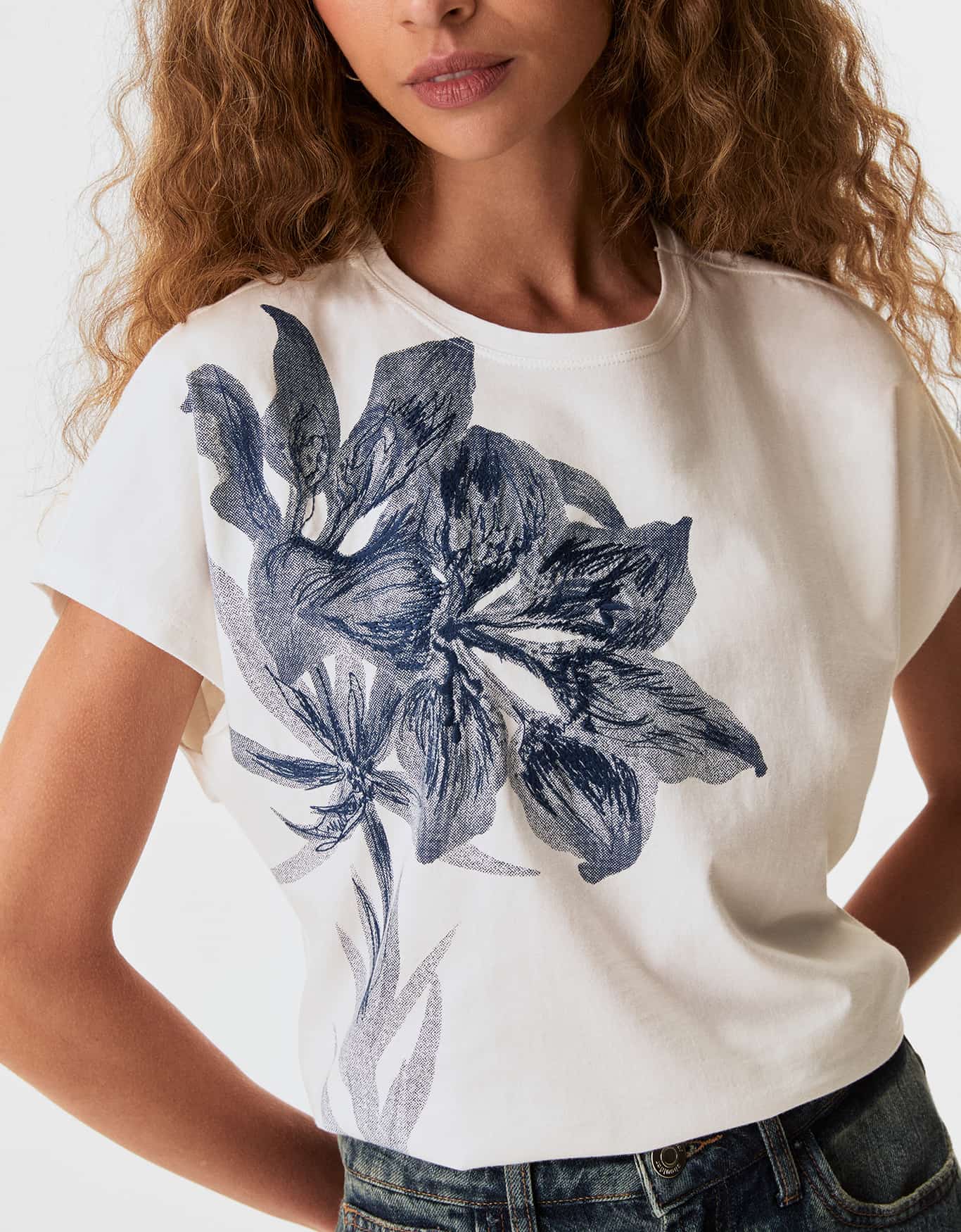 T-Shirt Floral Bordado