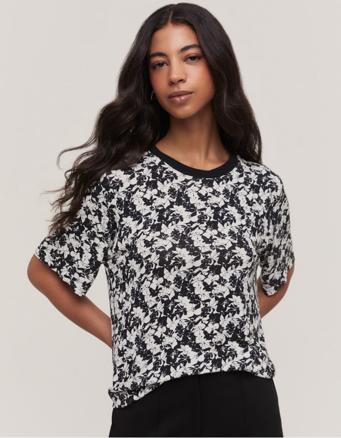 Shoulder — T-Shirt Floral Graça Mini