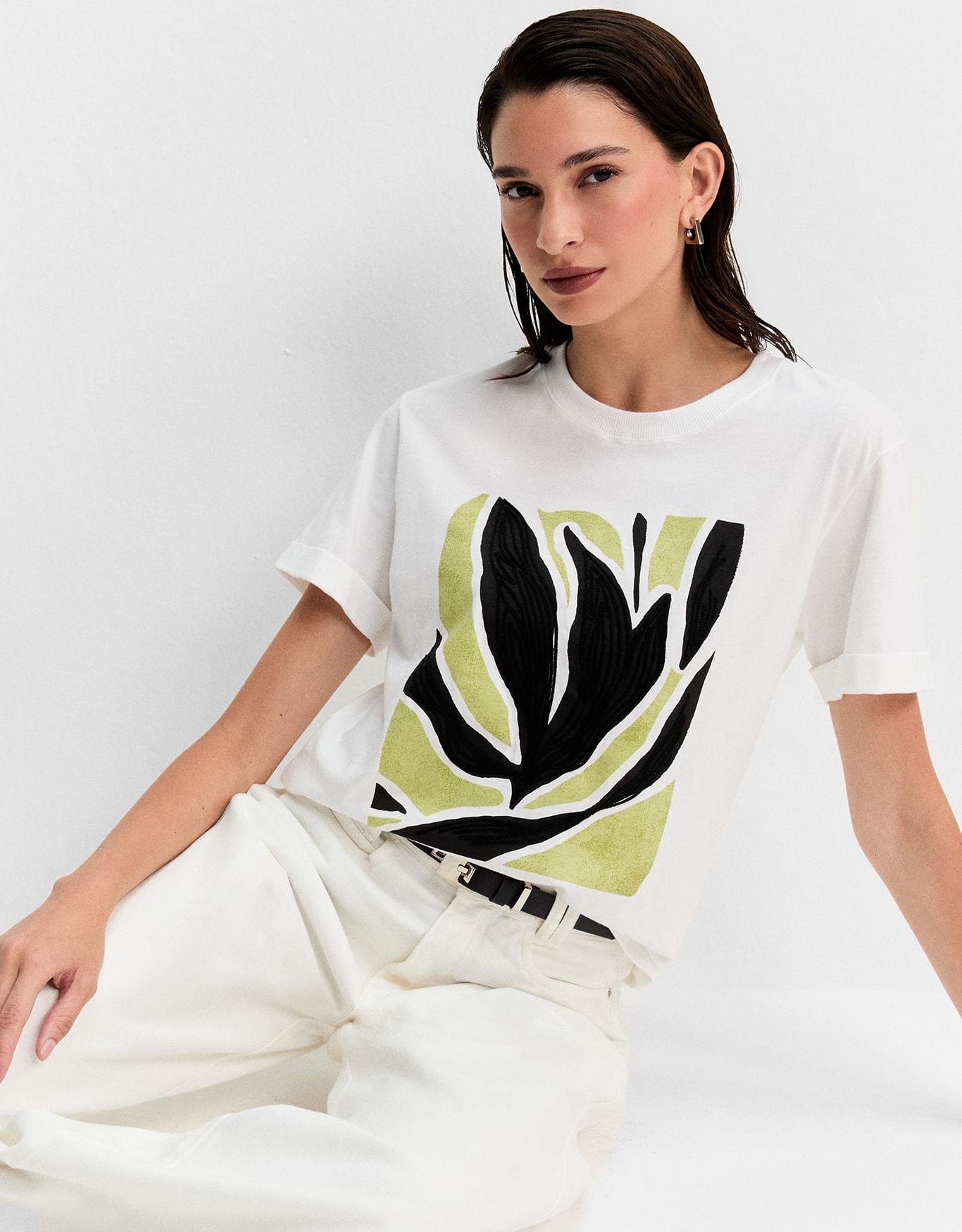 T-Shirt Folhagem Bordado