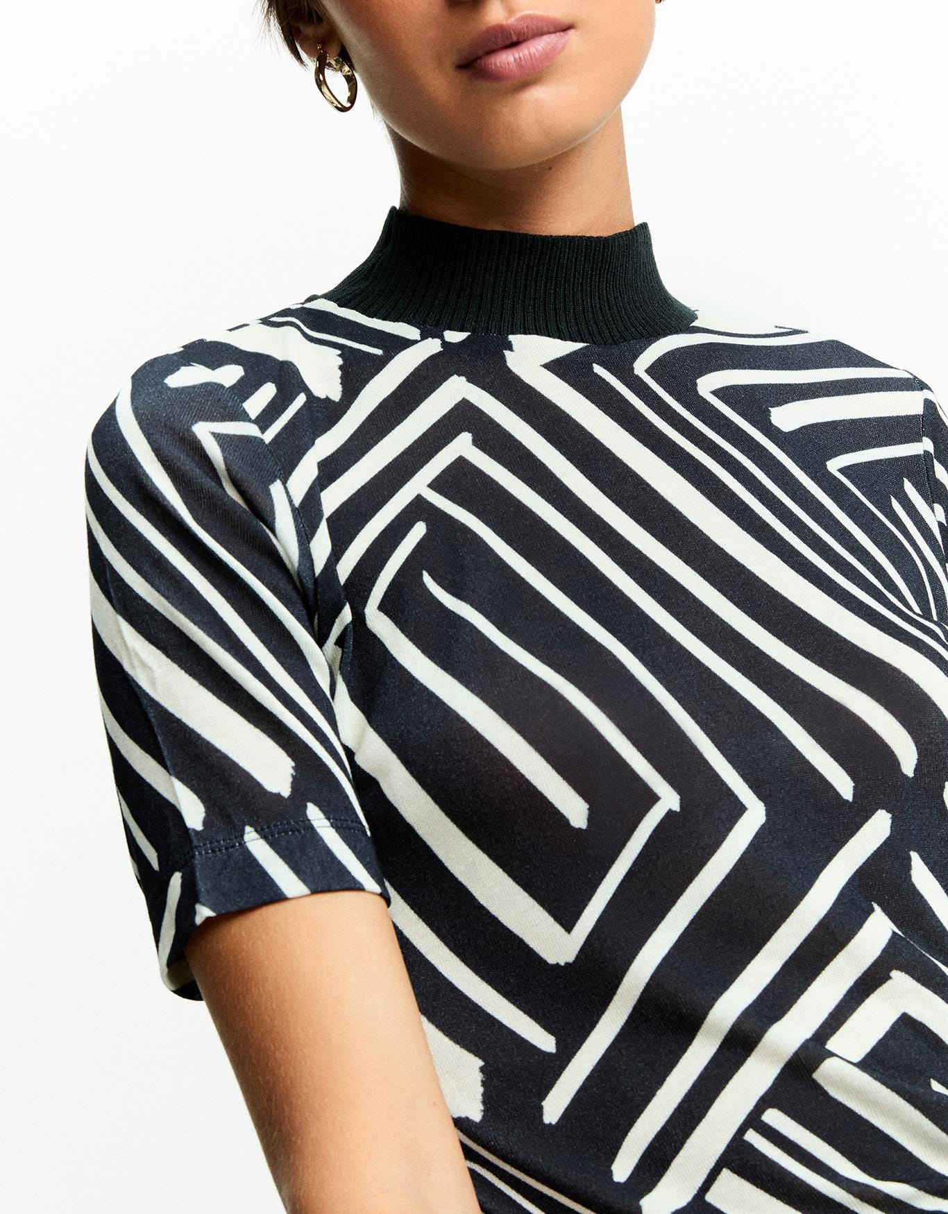 T-Shirt Gráfico Diagonal