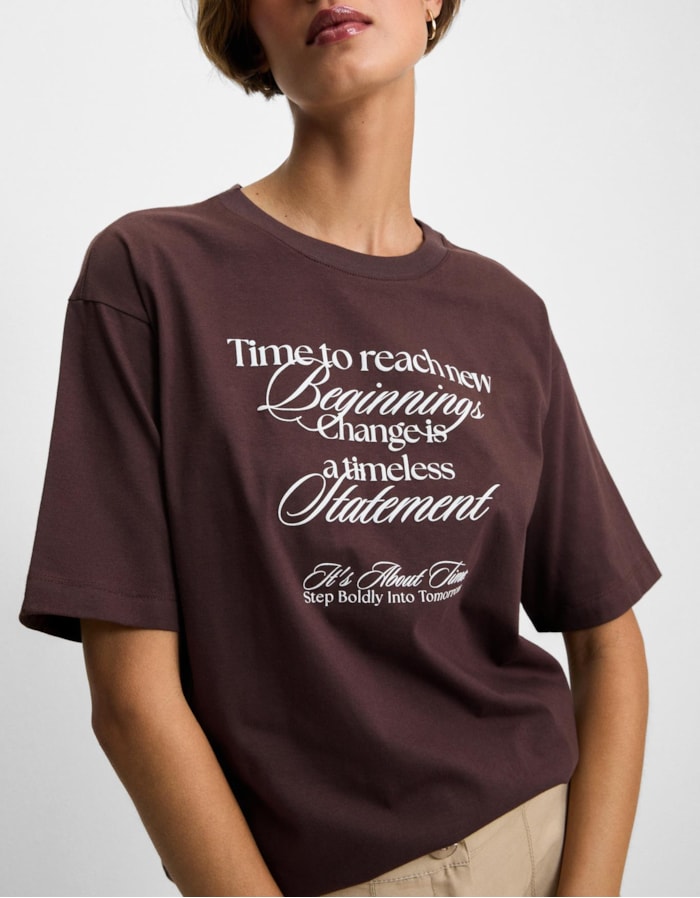 Shoulder — T-Shirt It´s About Time