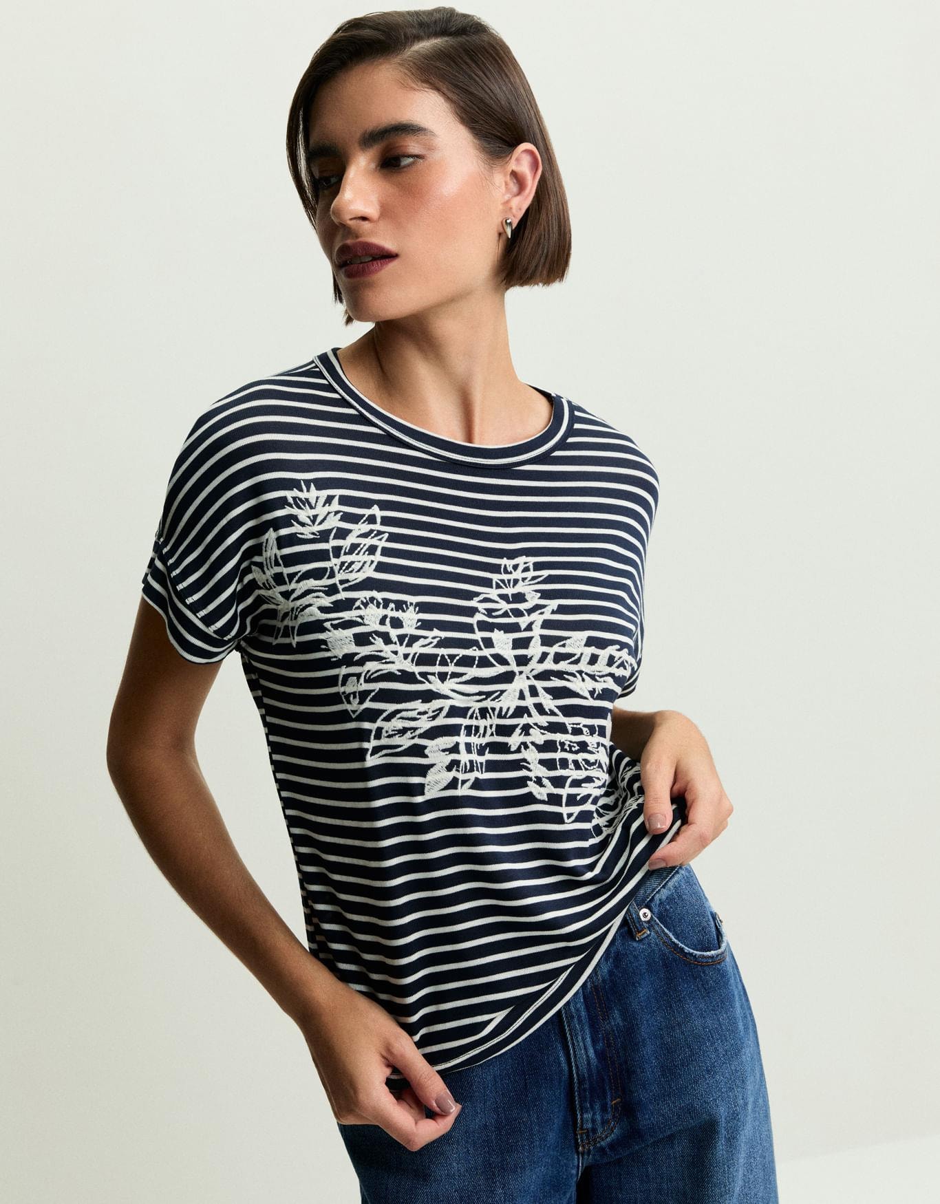T-Shirt Listra Flor Bordado