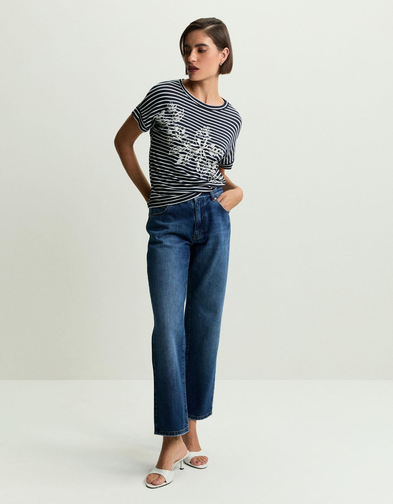 T-Shirt Listra Flor Bordado