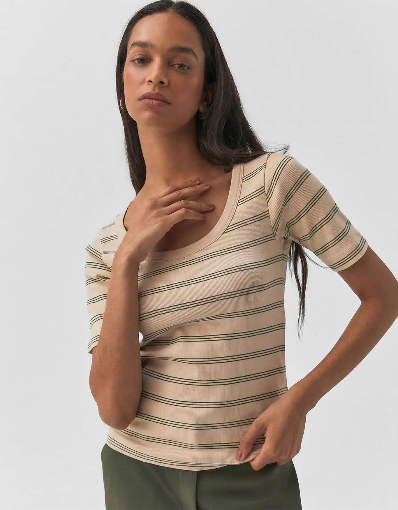 T-Shirt Listrada Decote u