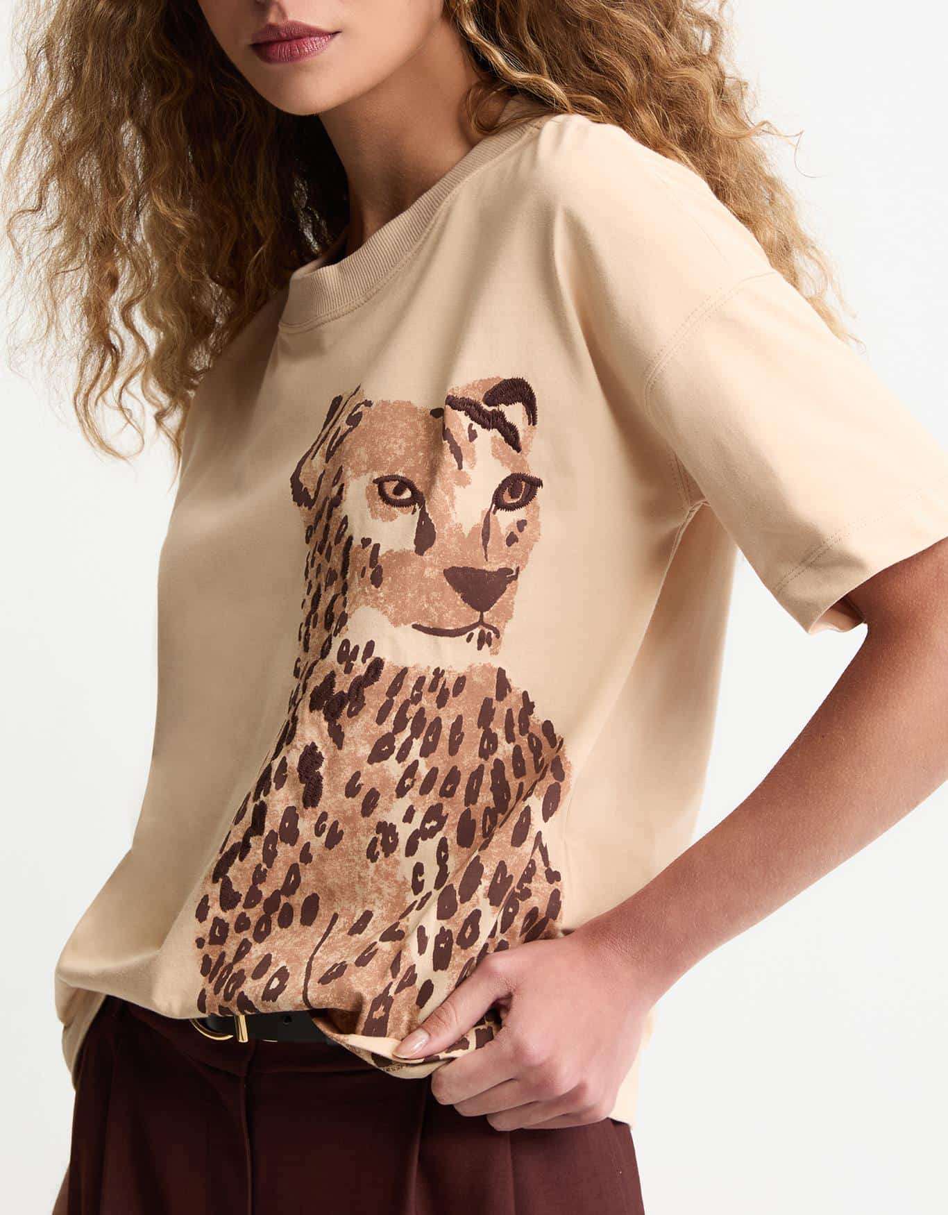 T-Shirt Onça Bordada