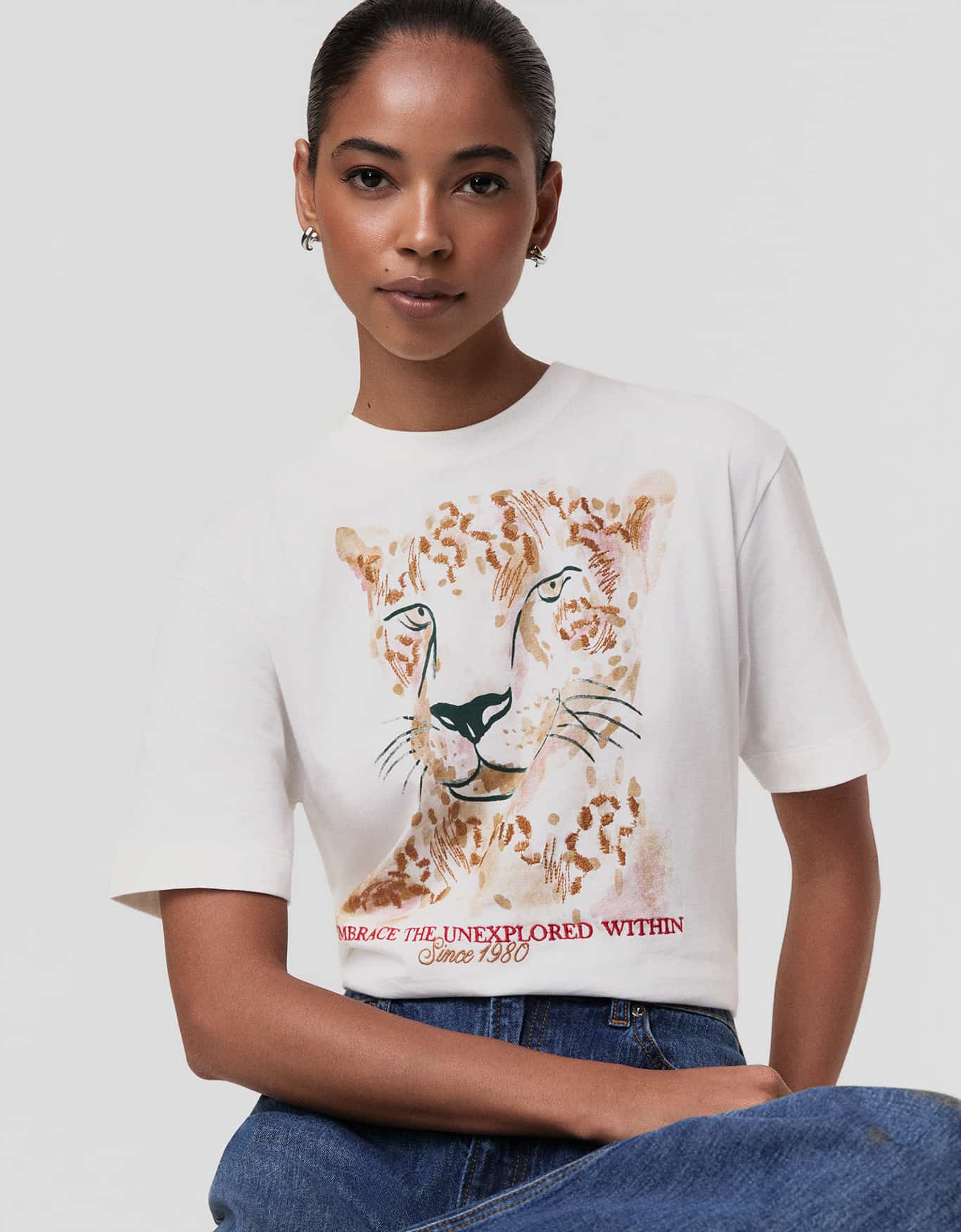  T-Shirt Onça Bordada
