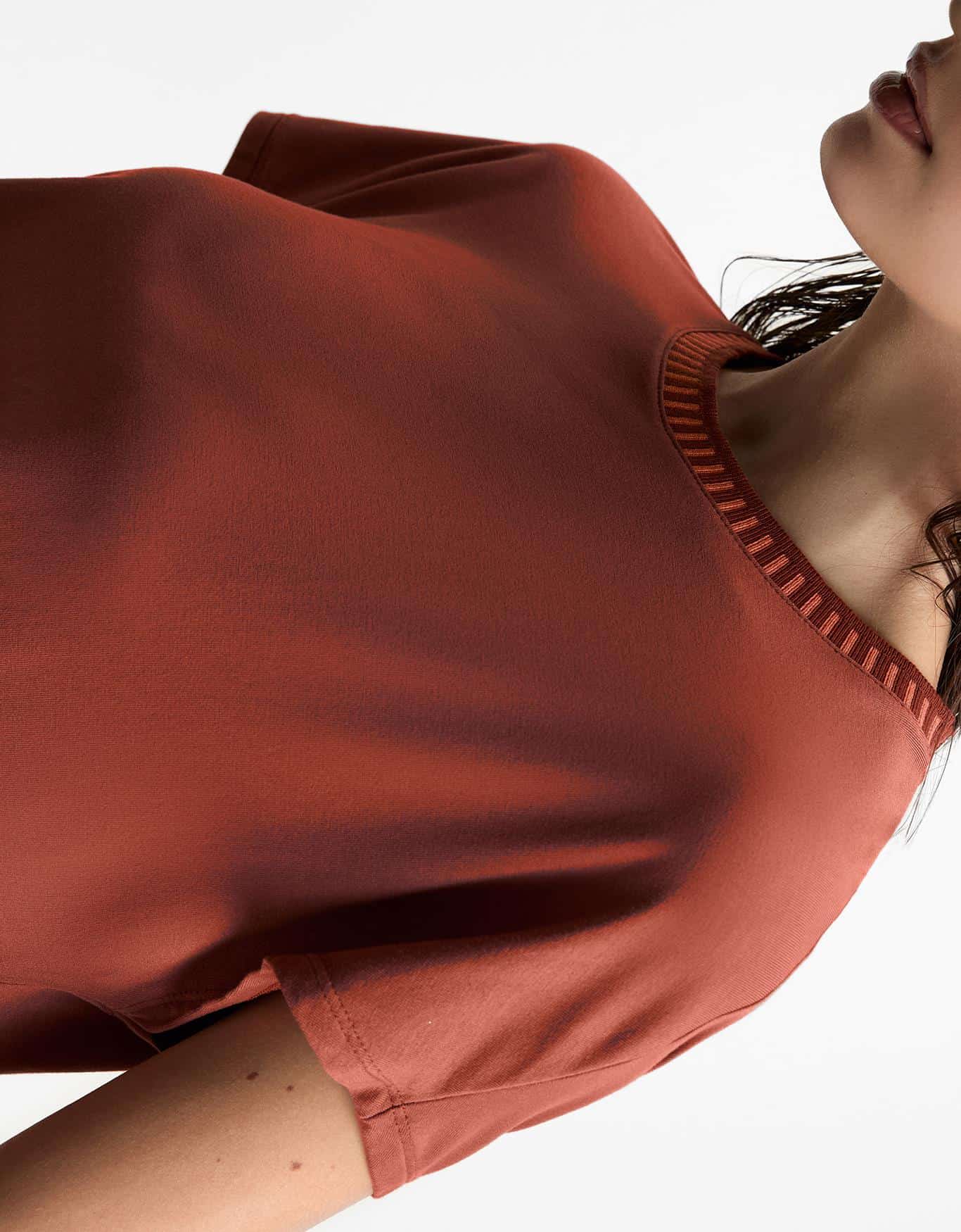 T-Shirt Retilínea Bicolor