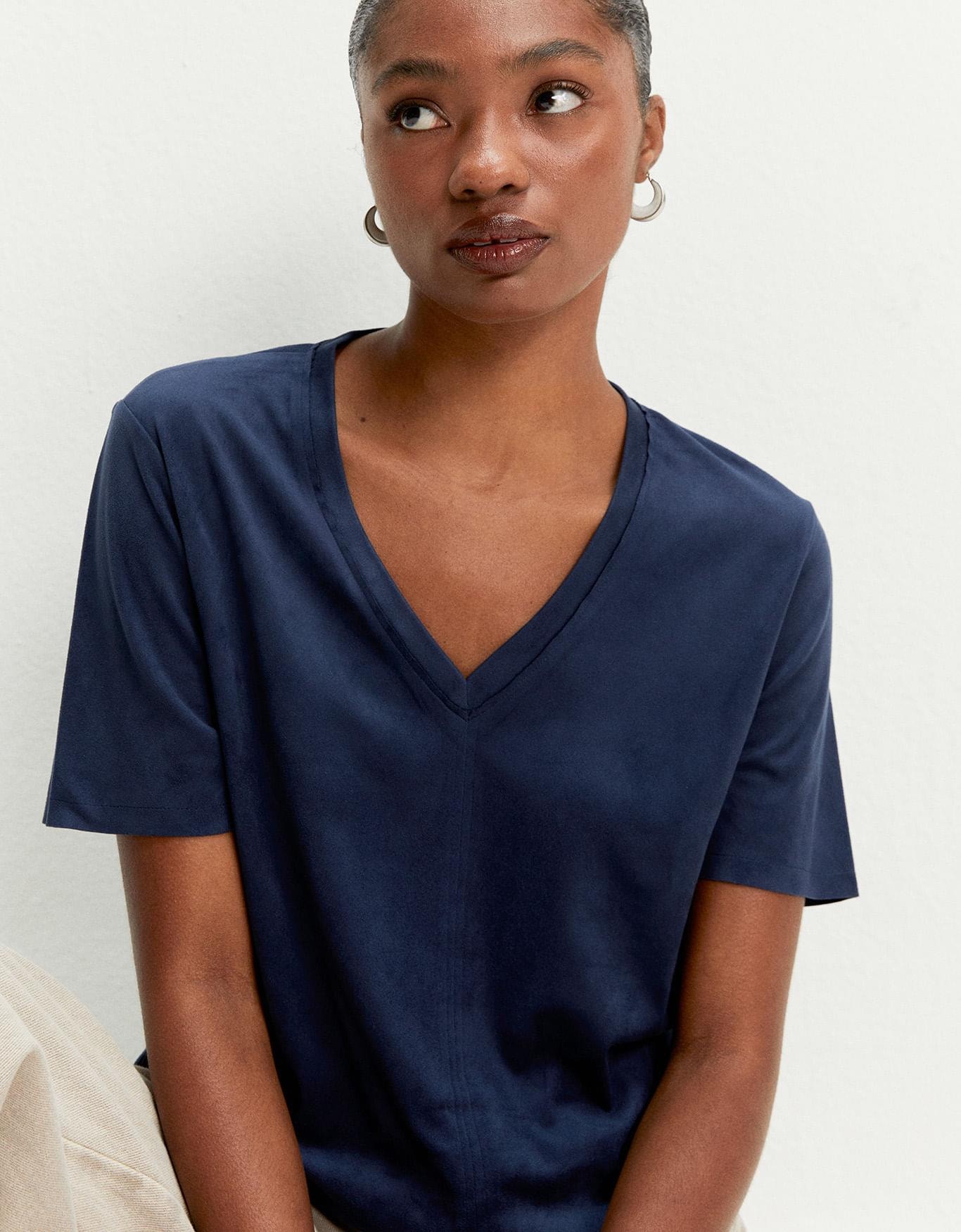 T-Shirt Suede Decote v
