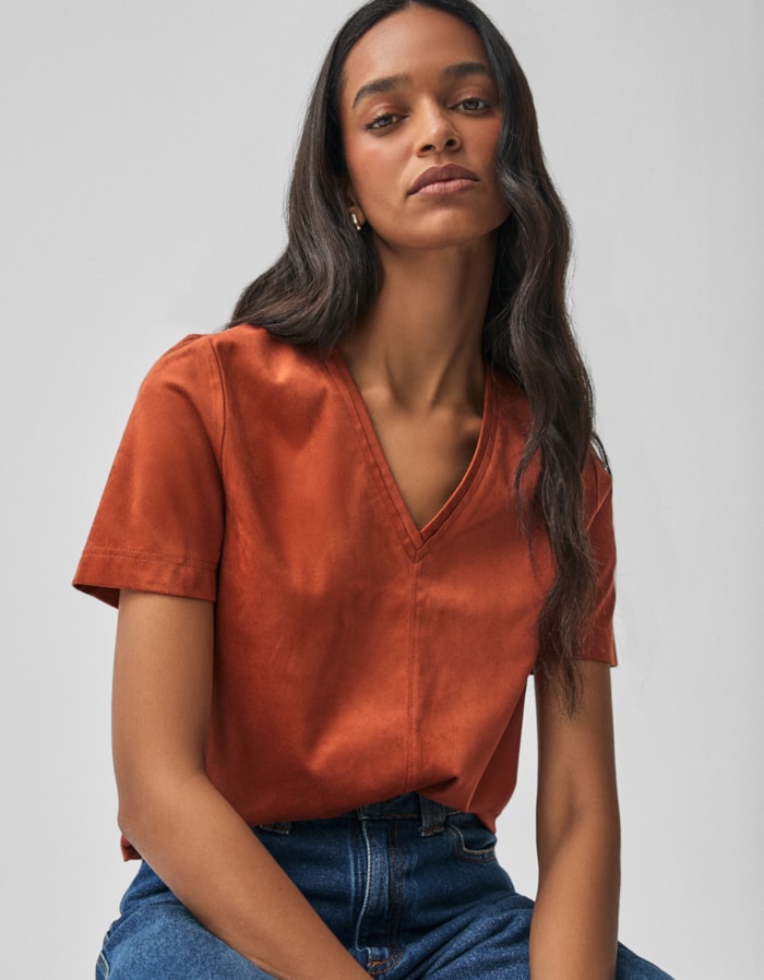 Shoulder — T-Shirt Suede Decote V Laranja