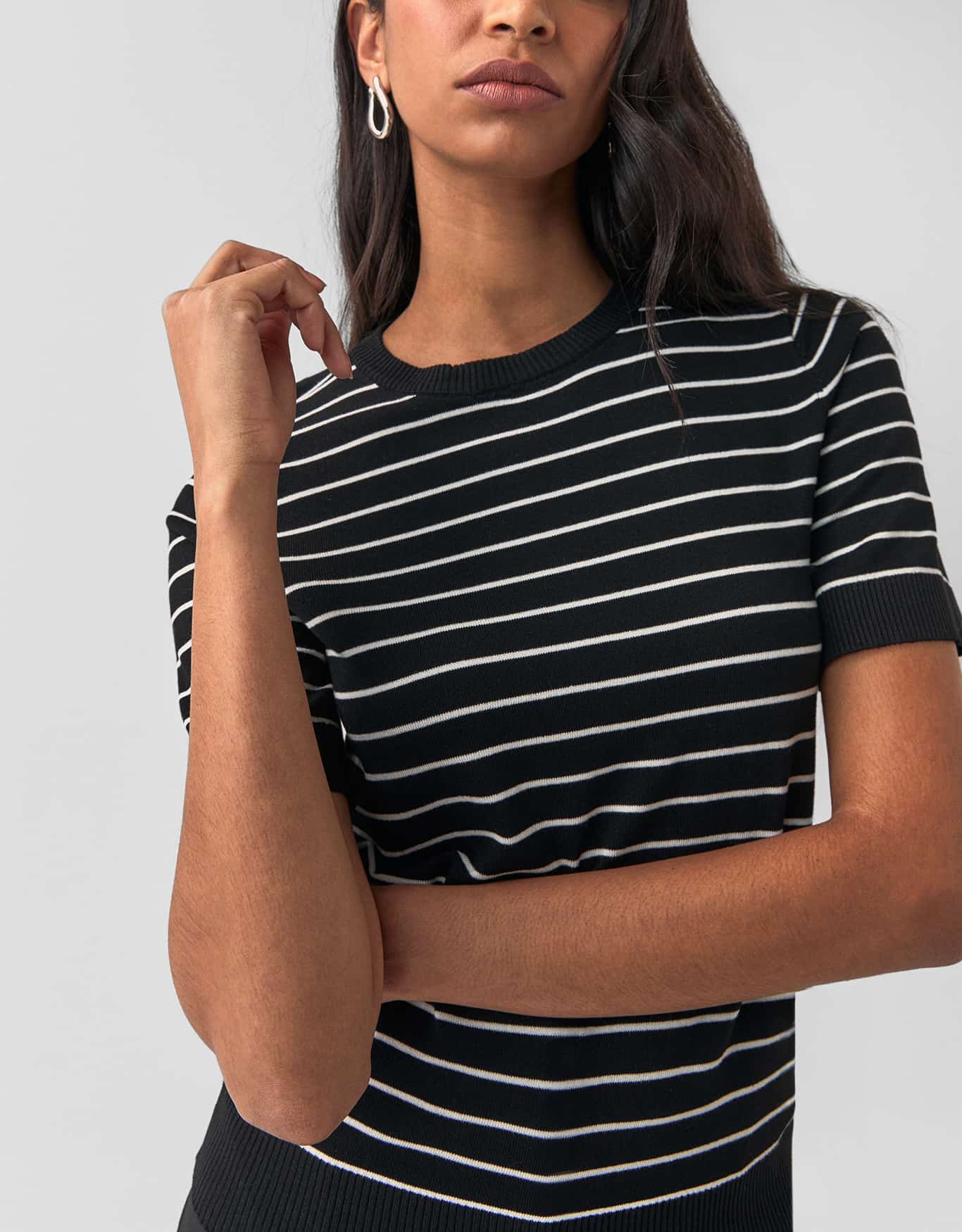 T-Shirt Tricot Básico Listras Brancas
