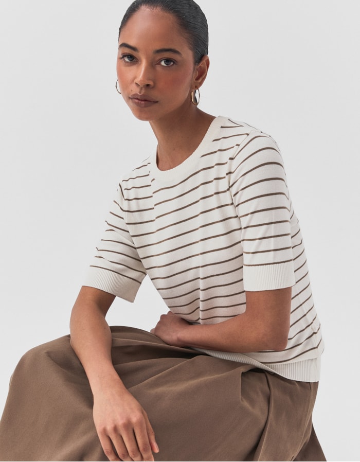Shoulder — T-Shirt Tricot Básico Listras Fumê