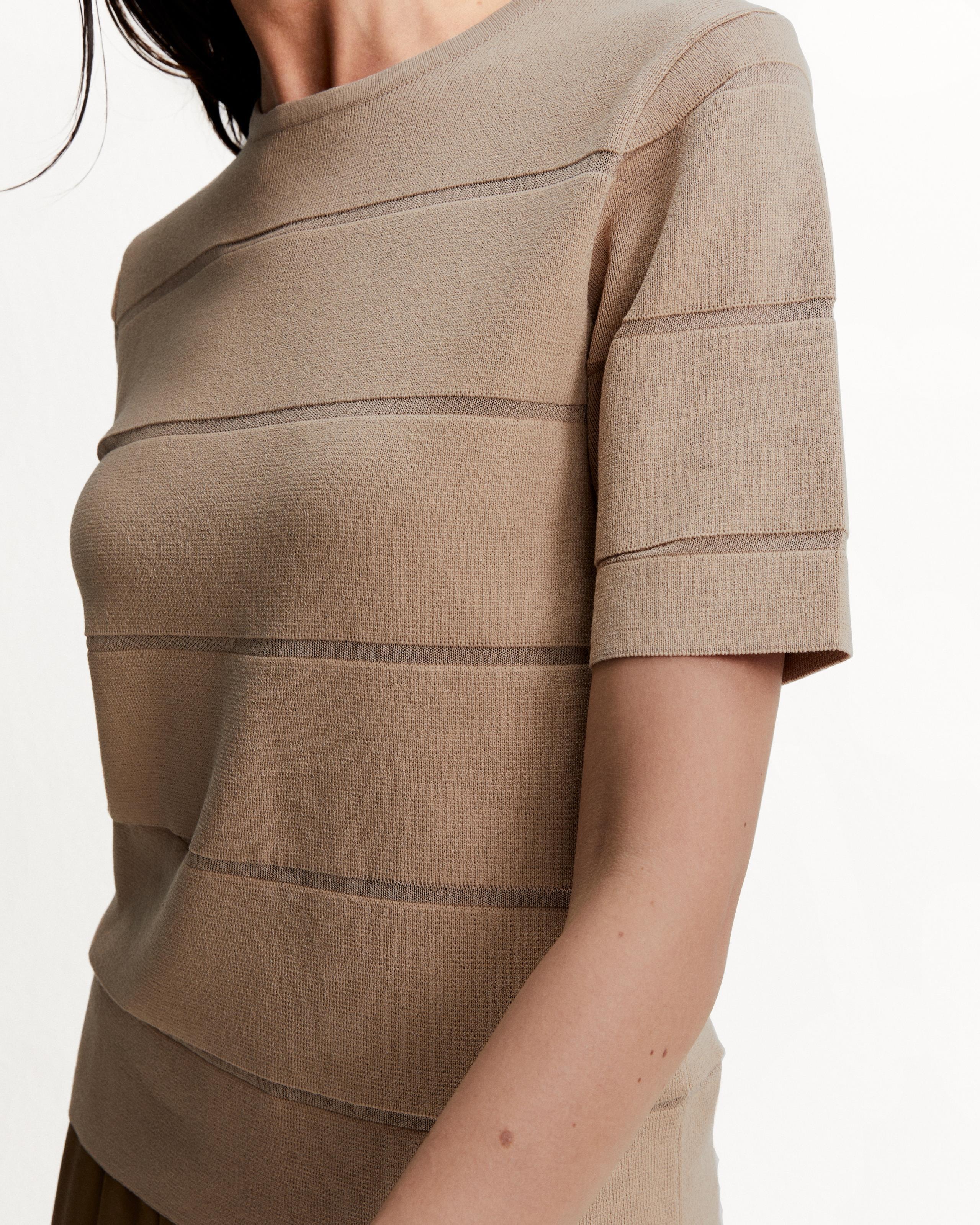 T-Shirt Tricot Detalhe Listras