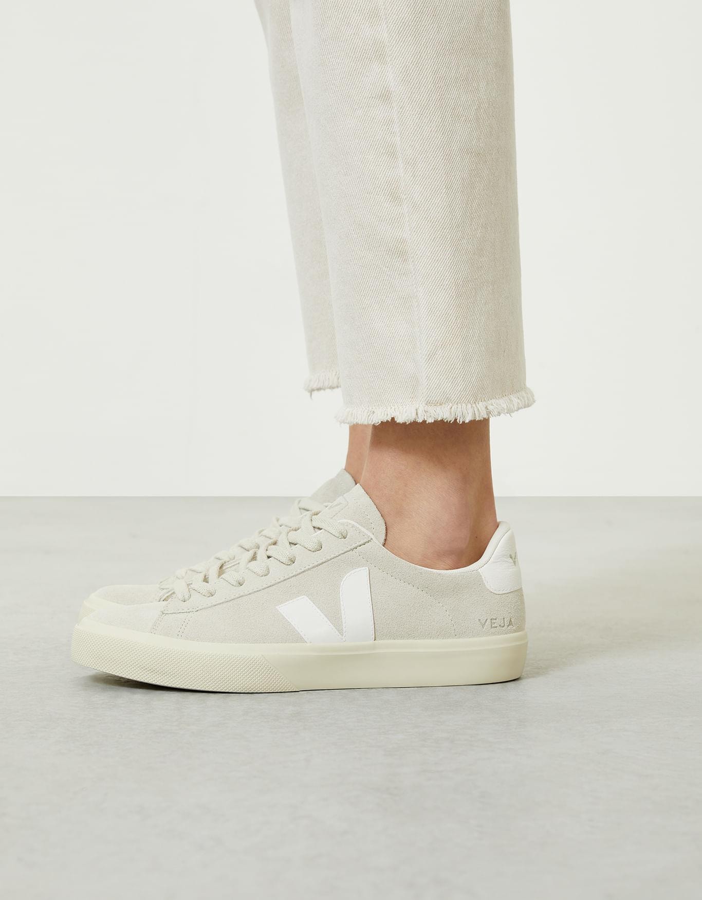 Tênis Veja Campo Suede Natural White