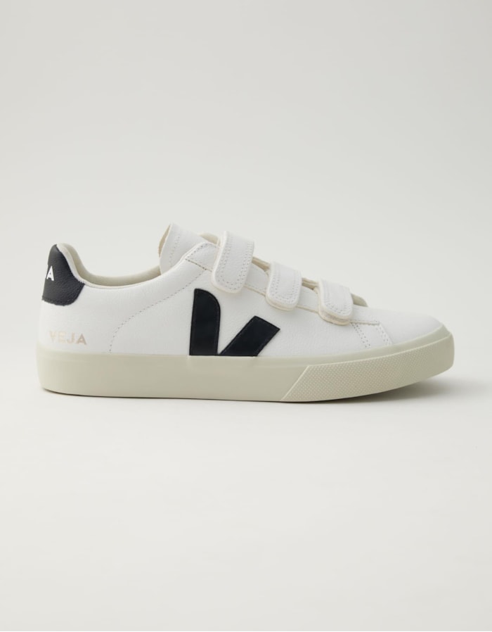 Shoulder — Tênis Veja Recife Logo Extra White Black