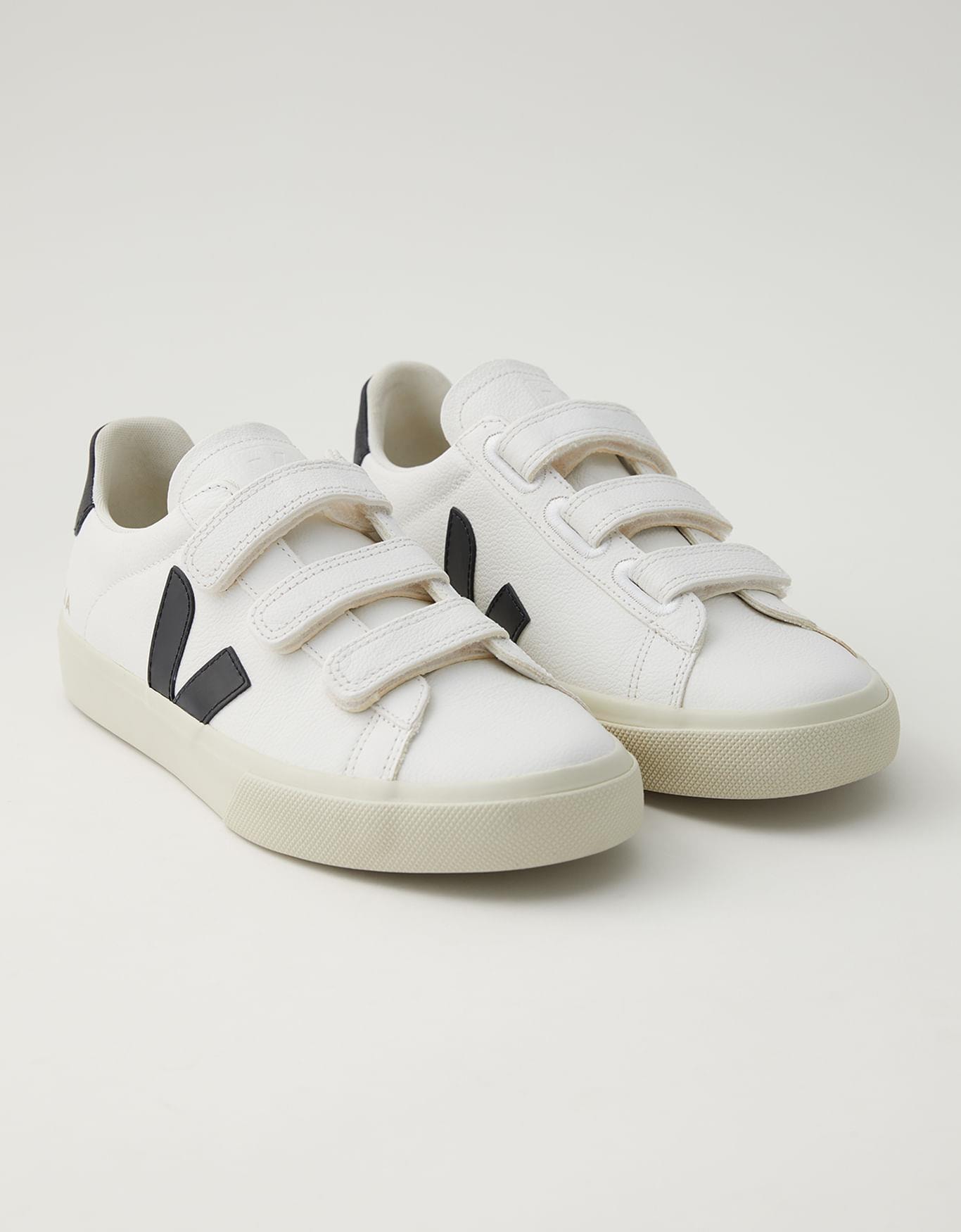 Tênis Veja Recife Logo Extra White Black