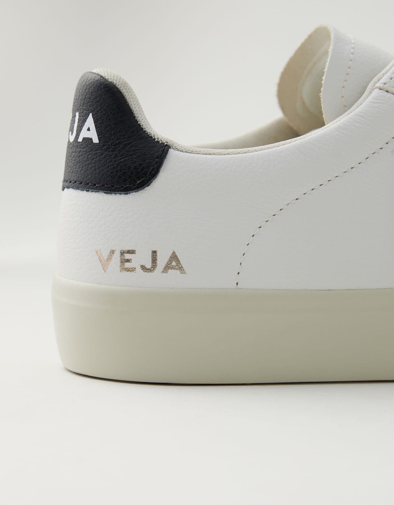 Tênis Veja Recife Logo Extra White Black