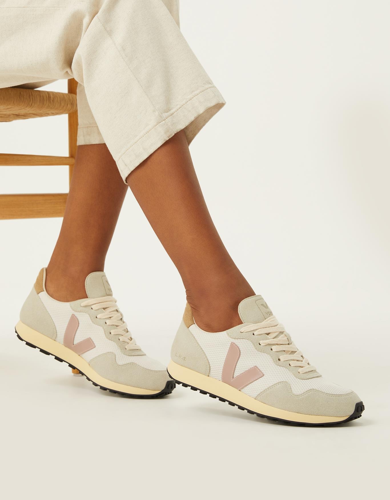 image_7c747cbb-80e3-4798-b051-f97c6868e0c9