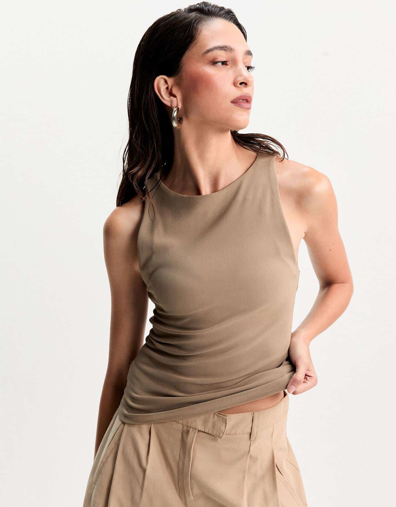 Top Malha Detalhe Cava