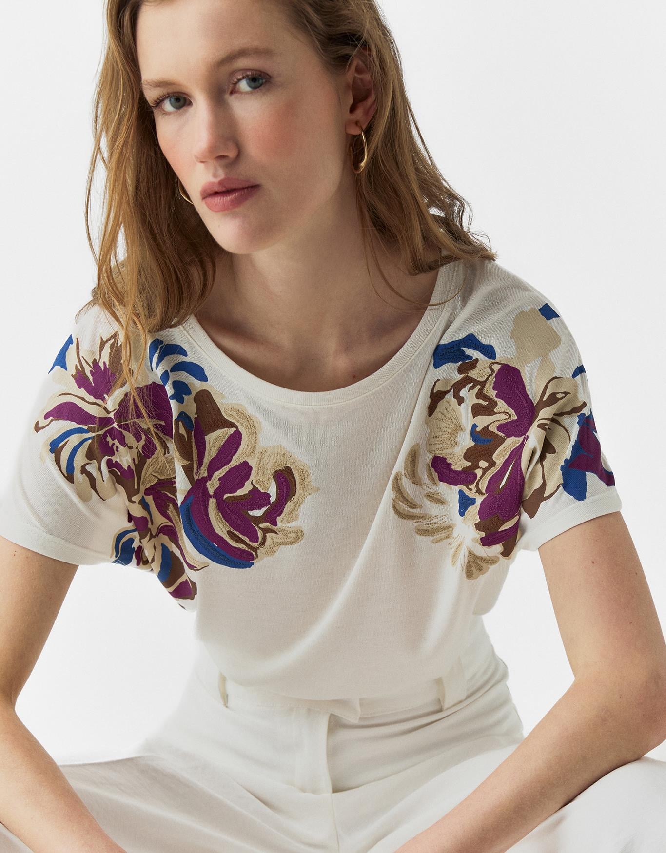 Tshirt Floral Bordado