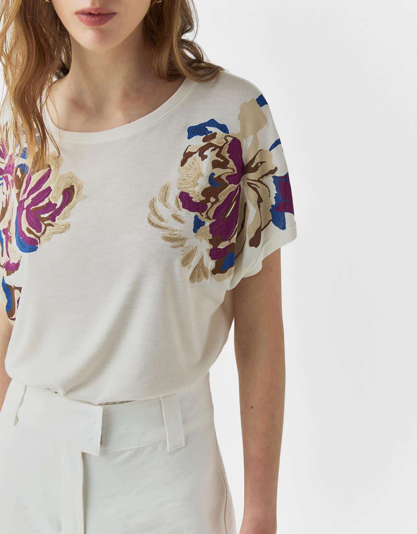 Tshirt Floral Bordado