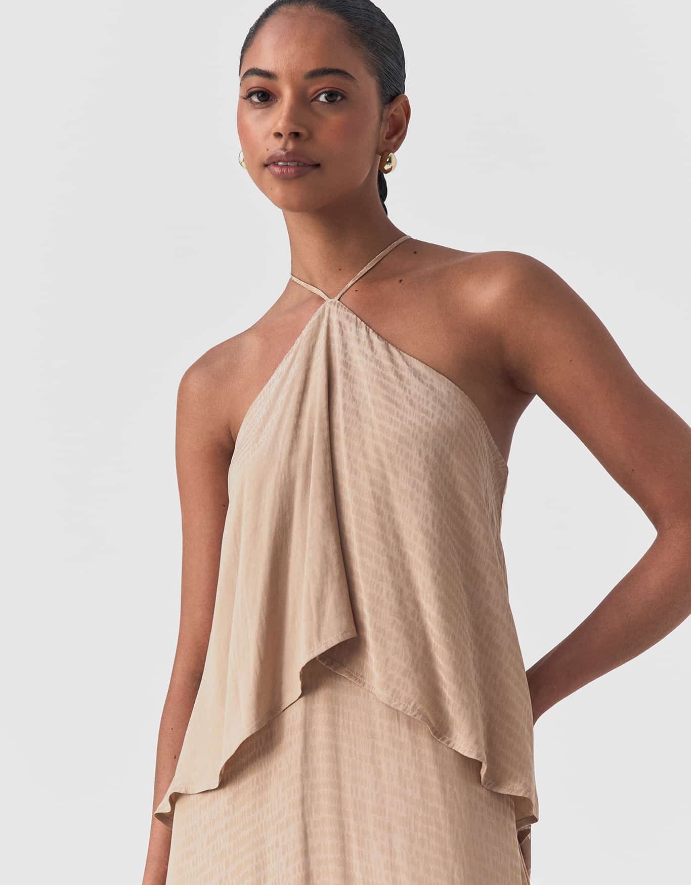 Vestido Acetinado Babados