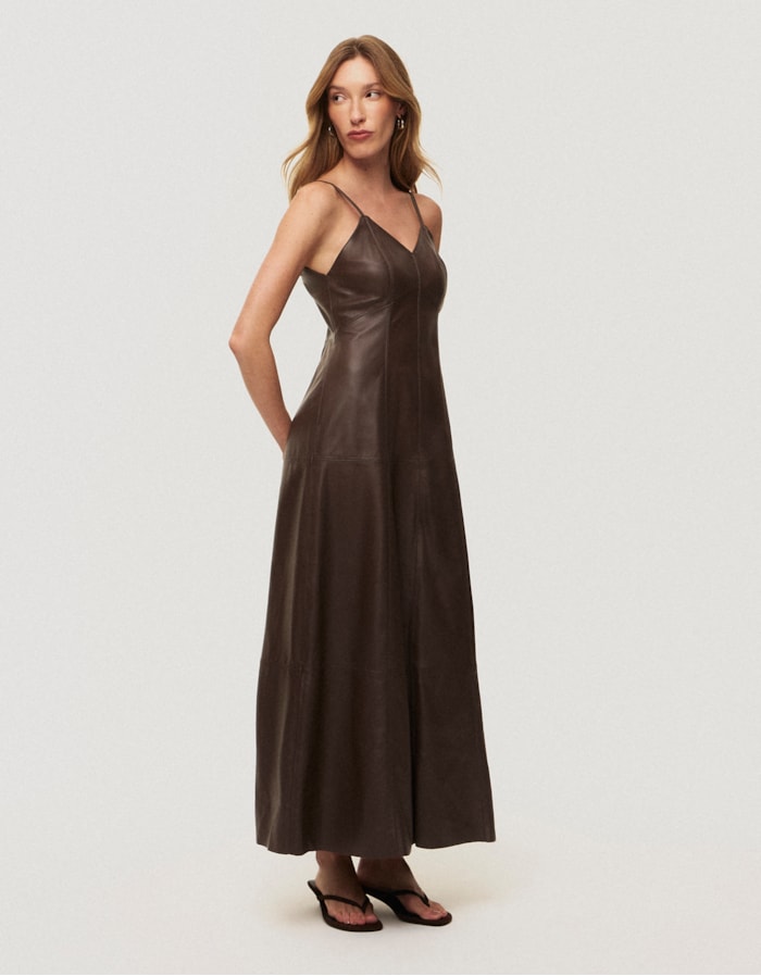 Shoulder — Vestido Couro