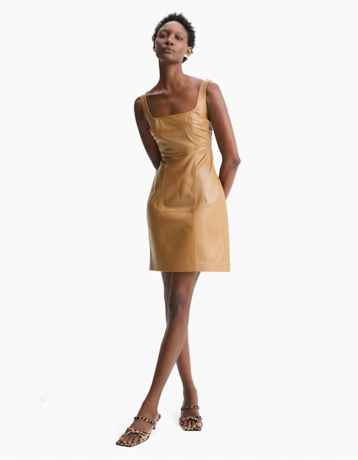 Vestido Curto Couro