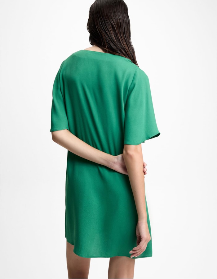 Vestido Curto Decote v