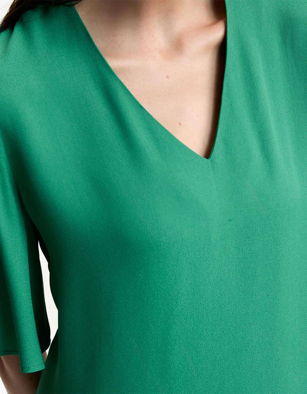 Vestido Curto Decote v