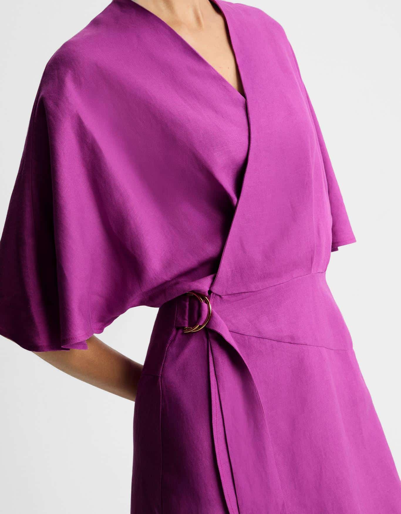 Vestido Curto Manga Ampla