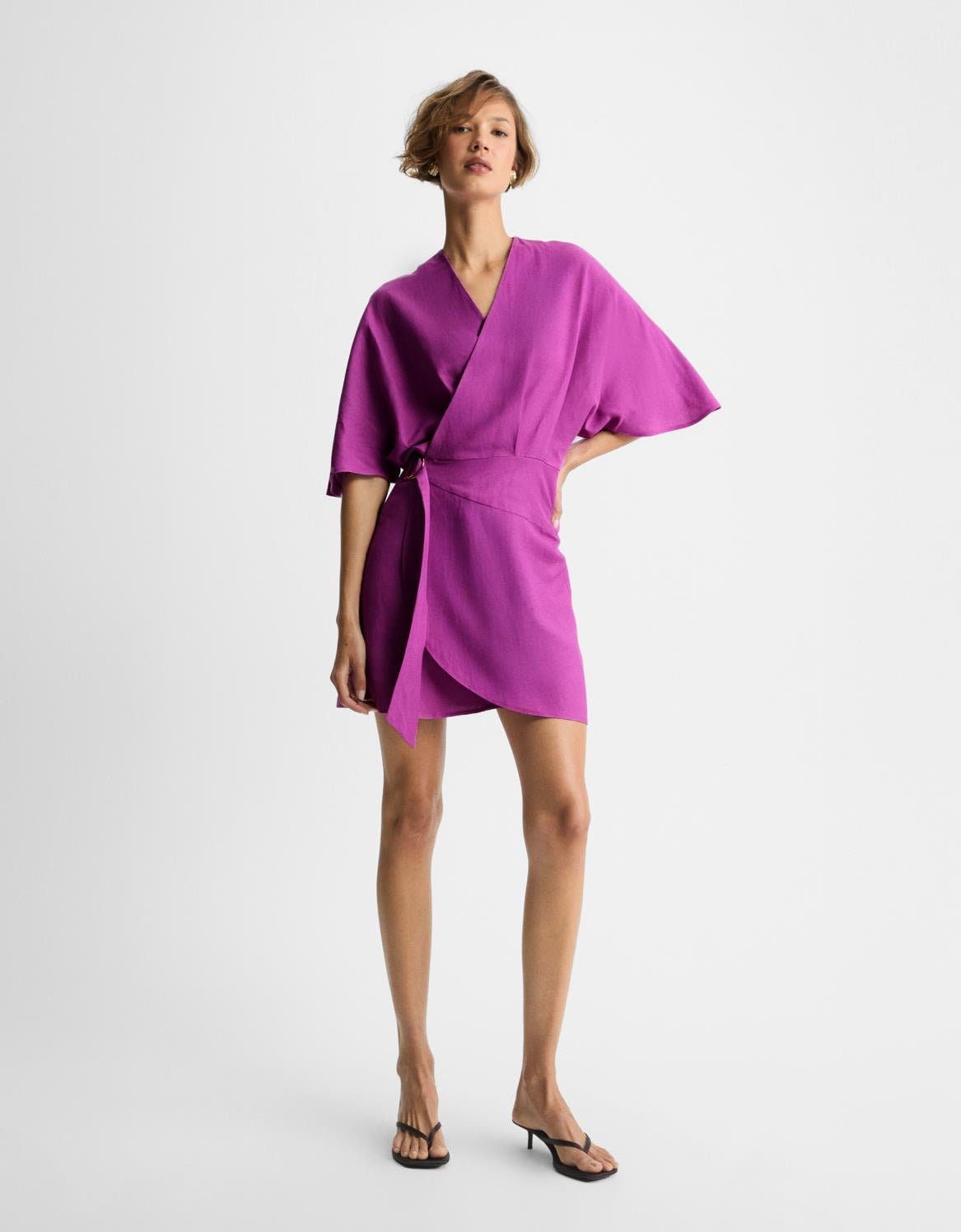 Vestido Curto Manga Ampla