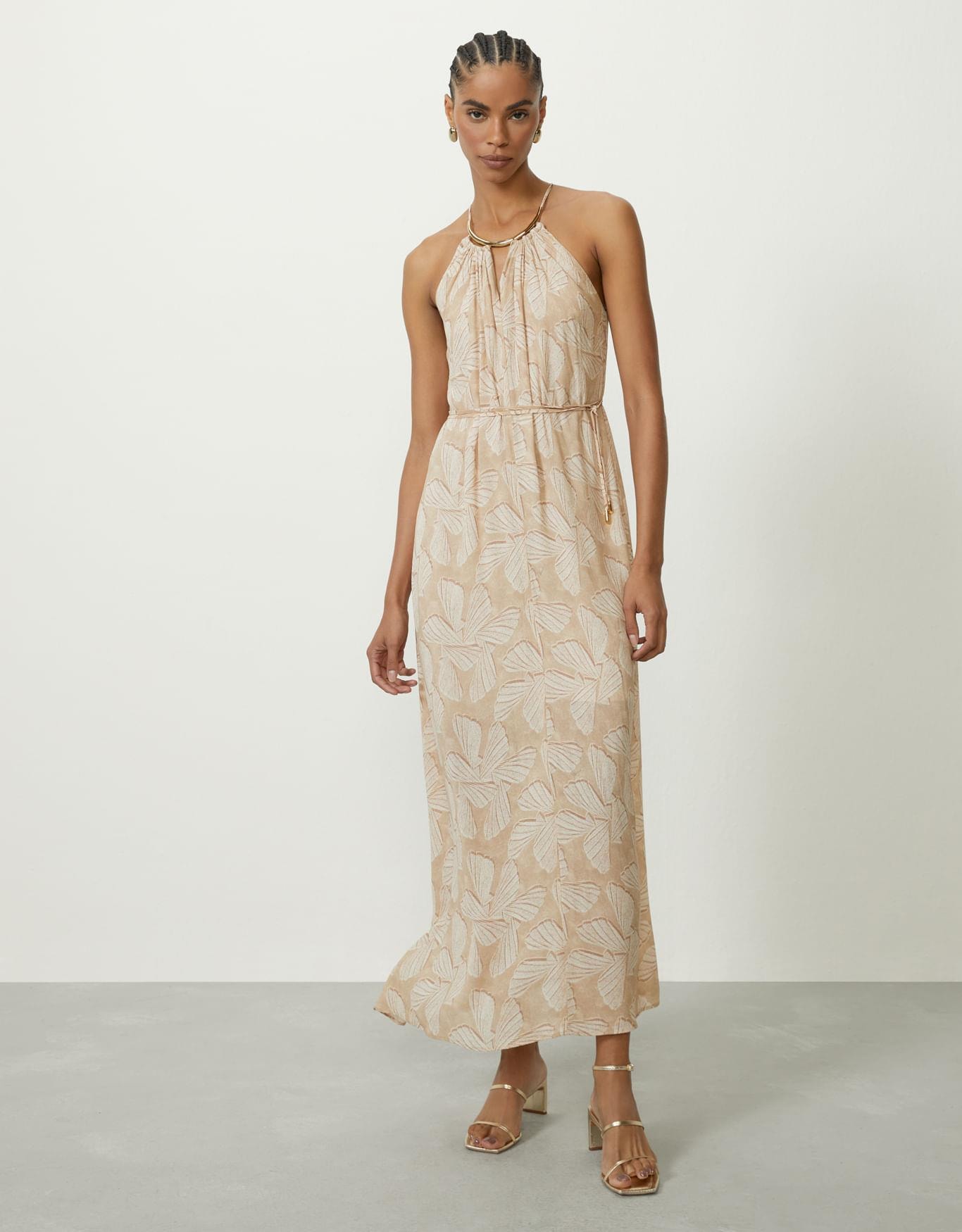 Vestido Evasê Detalhe Colar