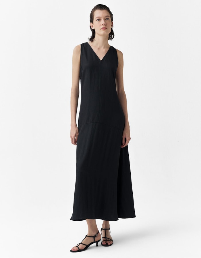 Shoulder — Vestido Evasê Recortes