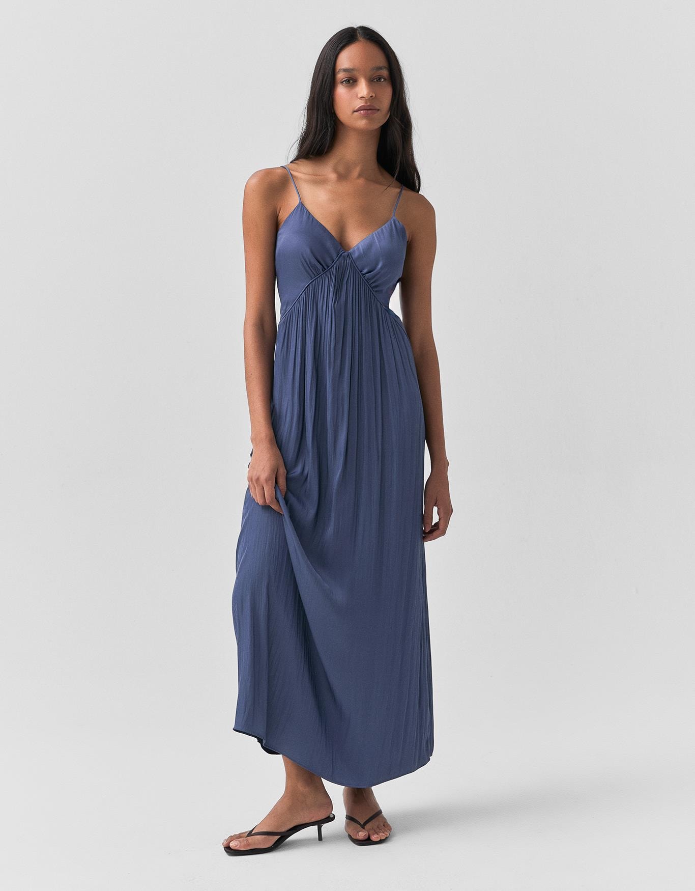 Vestido Evasê Recortes