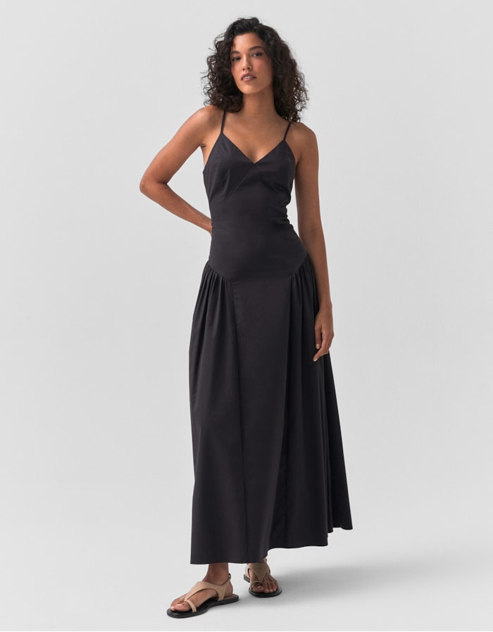 Shoulder — Vestido Evasê Recortes