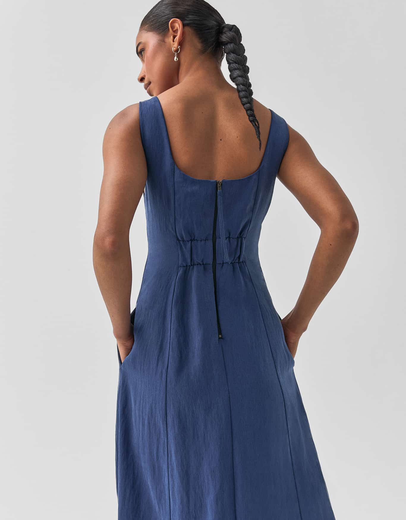 Vestido Evasê Recortes