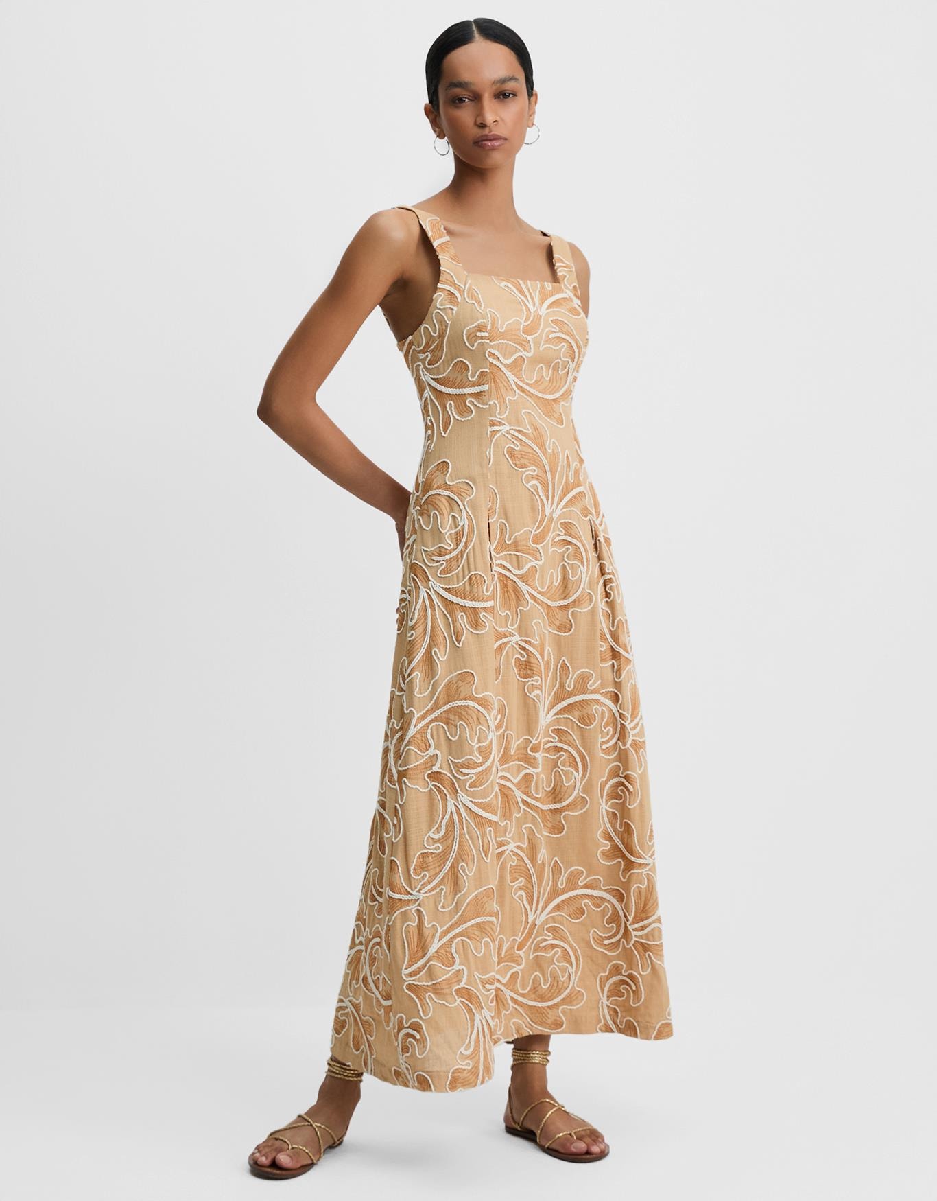 Vestido Folhagem Bordada