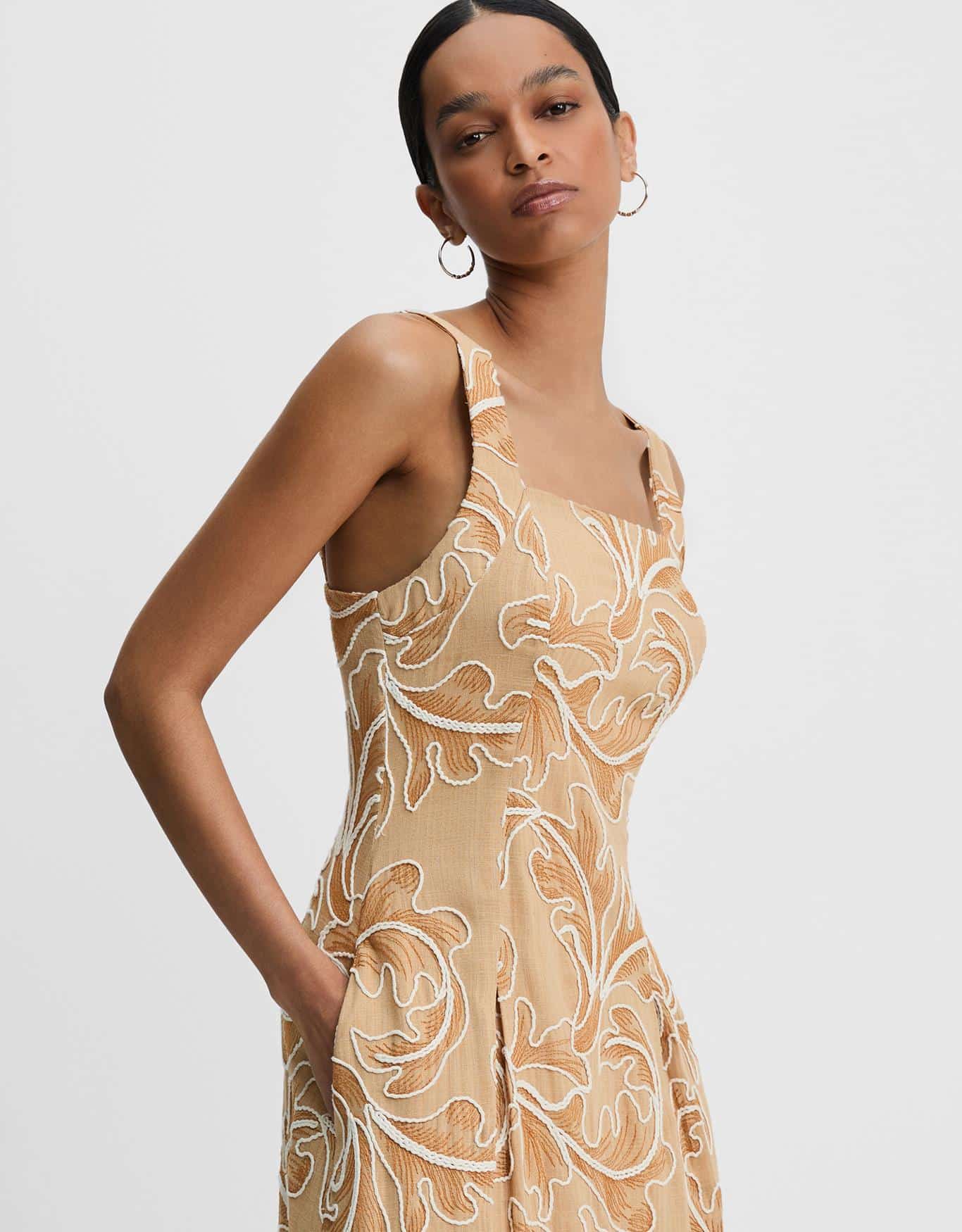 Vestido Folhagem Bordada