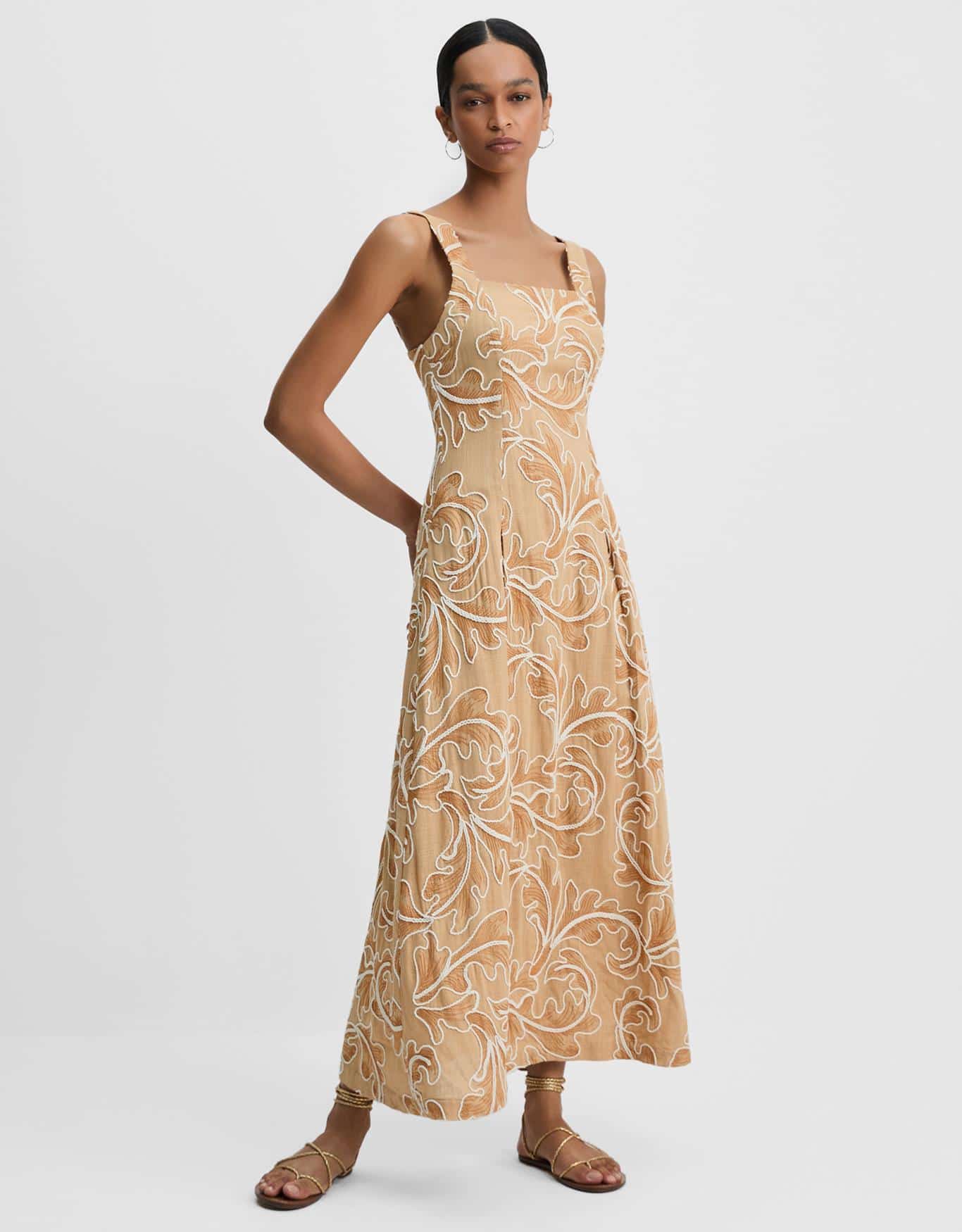 Vestido Folhagem Bordada