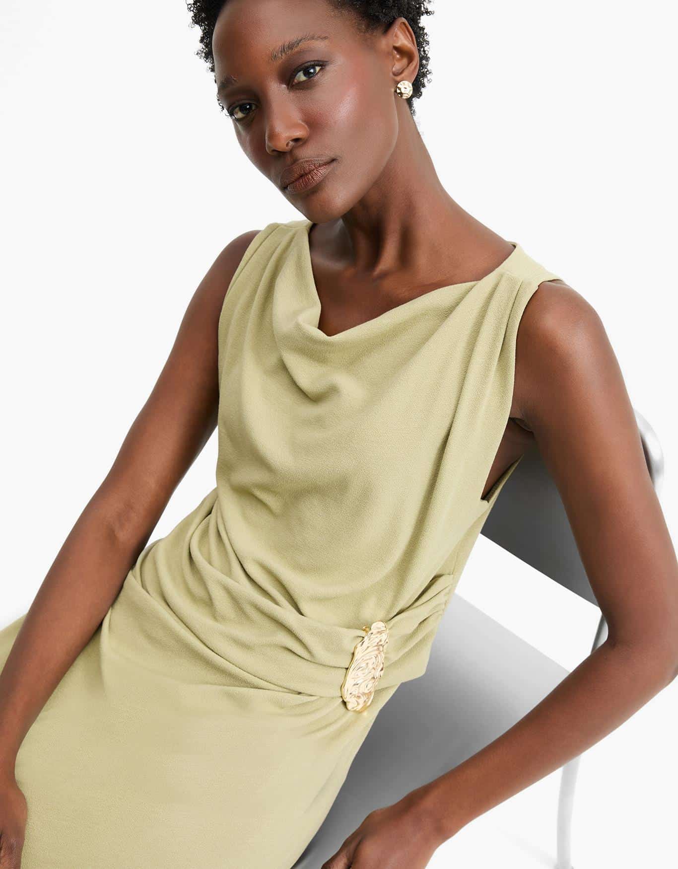 Vestido Malha Detalhe Dourado