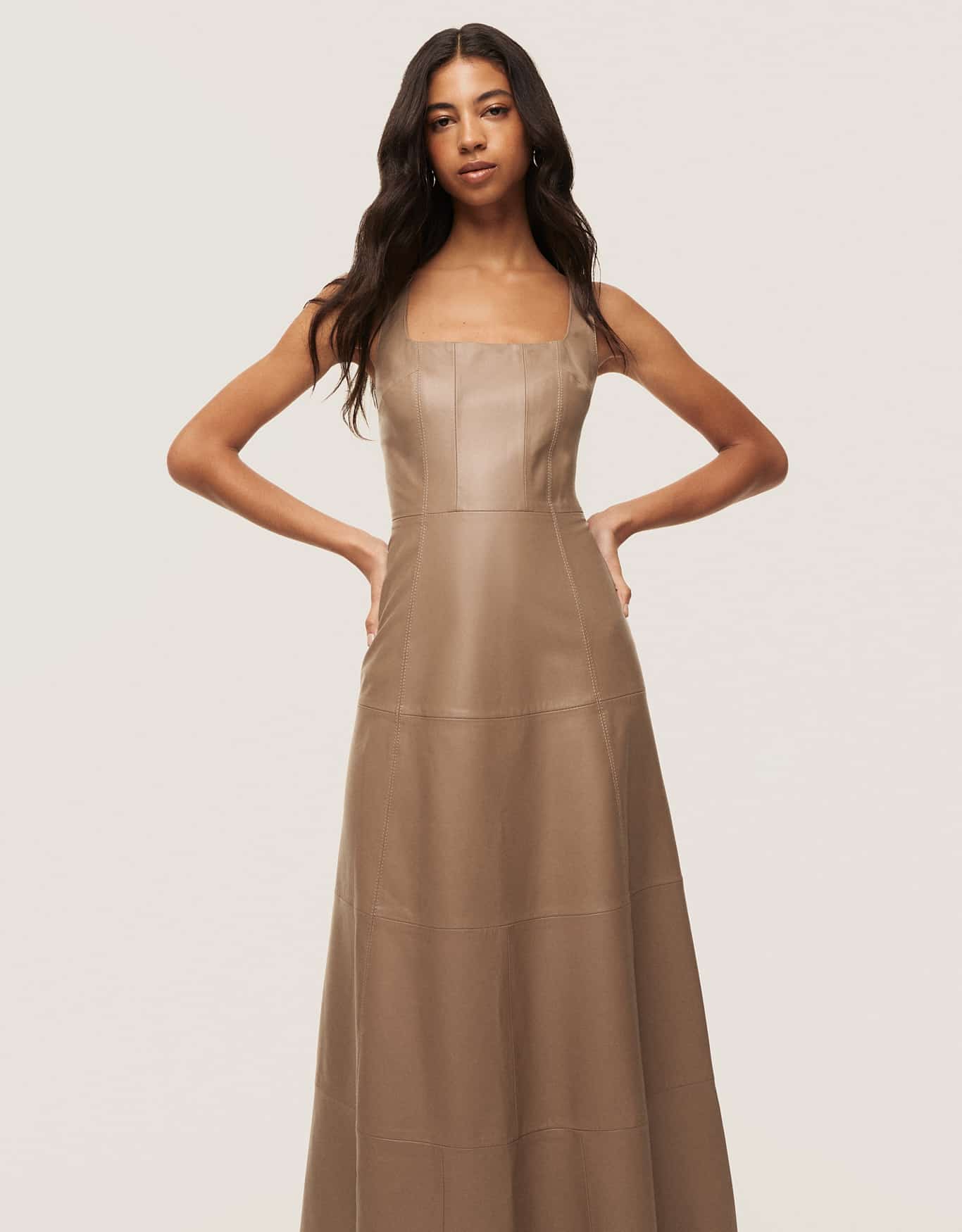 Vestido Midi Couro